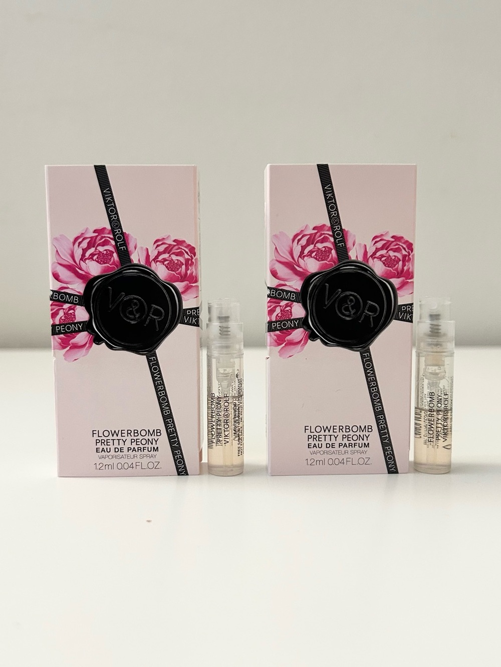 🌸VICTOR&ROLF Flowerbomb Pretty Peony EDP Vial Spray Sample 1.2 mL x 2